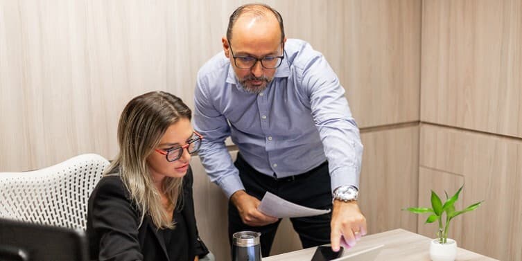 Atendimento personalizado na Colnaghi Imóveis